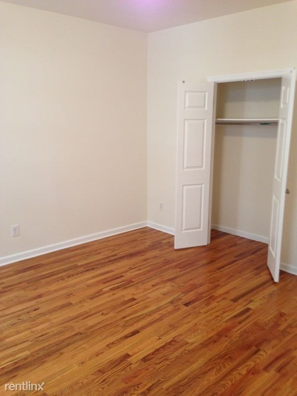 Building Photo - 1 br, 1 bath  - 302 W 105th St