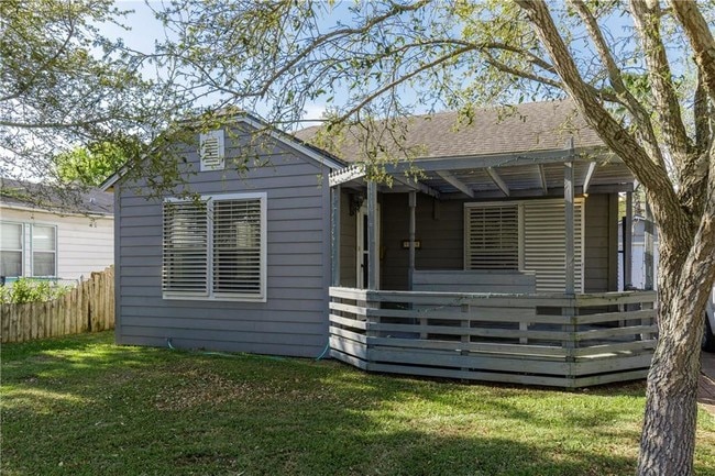 Building Photo - 424 Texas Ave