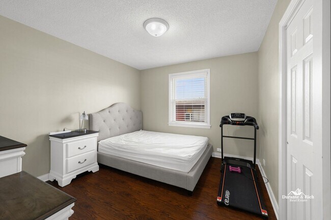 Foto del edificio - Super-sunny Skokie 2 Bed