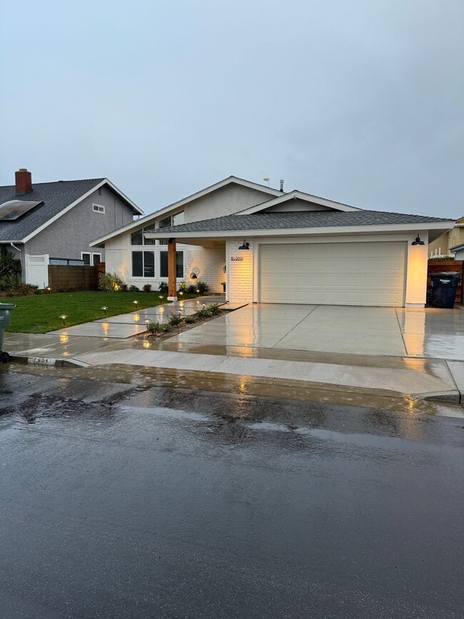 Building Photo - 9891 Hot Springs Dr