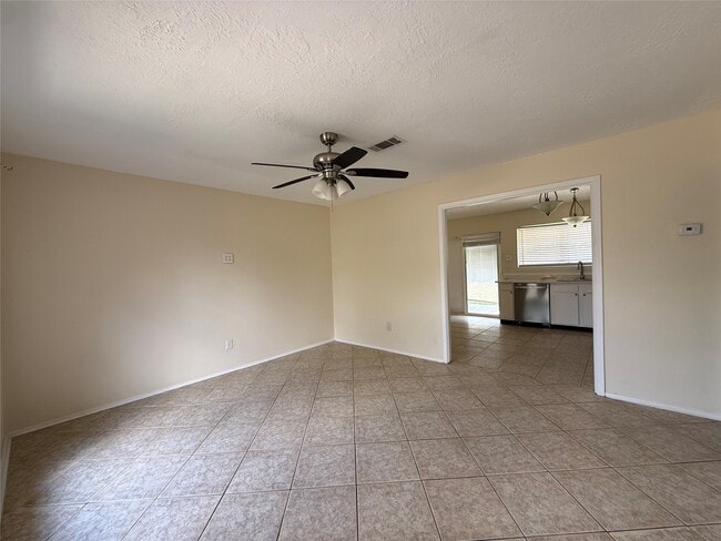 Foto del edificio - 10119 Leawood Blvd