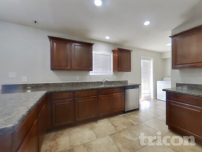 Foto del edificio - 9215 N 39th Dr