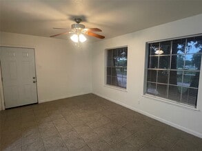 Building Photo - 5550 N Braeswood Blvd