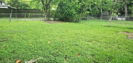 Building Photo - 1541 NE 131st Ln