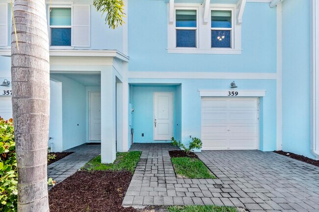Building Photo - 359 SE Sea Hunt Way