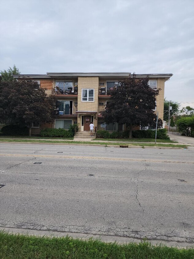 9110 W 31st St Unit 3, Brookfield, IL 60513 Condo for Rent in