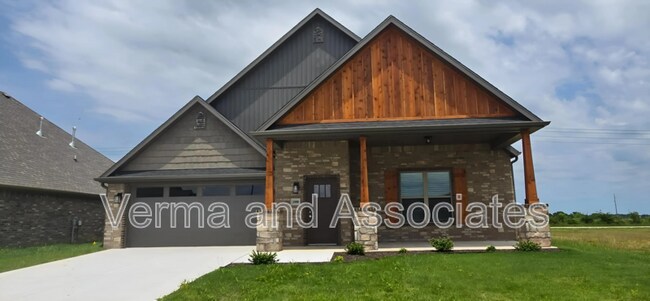 Building Photo - 1000 Trestle Ln