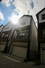 Building Photo - 861 Fisher St