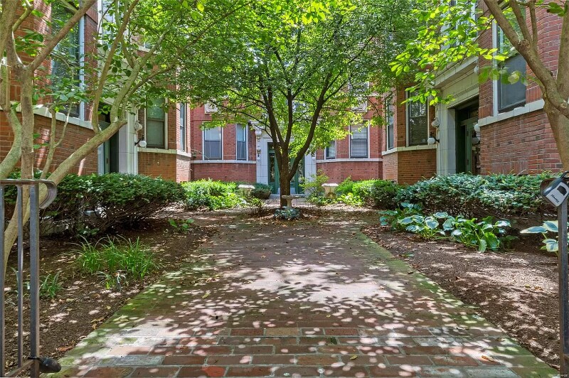 Primary Photo - 378 N Taylor Ave
