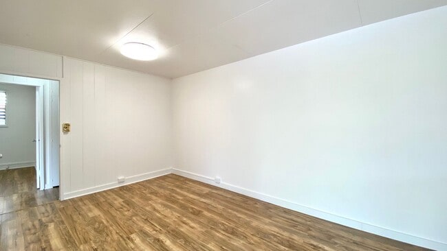 Building Photo - 3007 Lanikaula St
