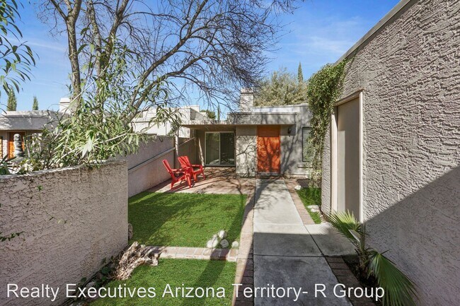 Building Photo - 2 br, 2 bath House - 4407 E. Caladium Place