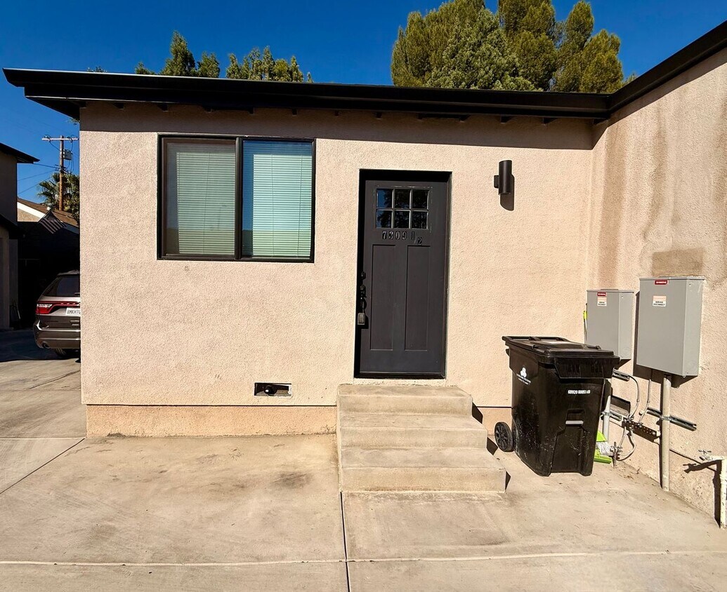 Primary Photo - 7309 Yarmouth Ave