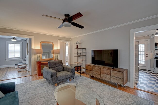 Building Photo - Washington Park 3BR 2Bth Home - available now for both short or long term lease