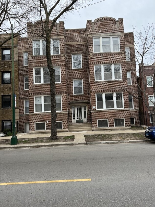 1514 W Addison St Unit 2E, Chicago, IL 60613 Condo for Rent in