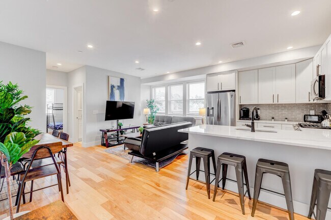 Foto del edificio - 1011 Bennington St