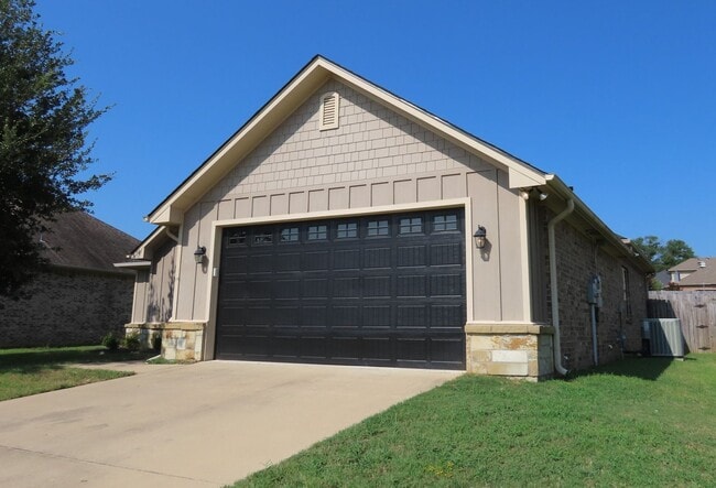 Foto del edificio - Beautiful 3 Bedroom, 2 Bath Home in South ...