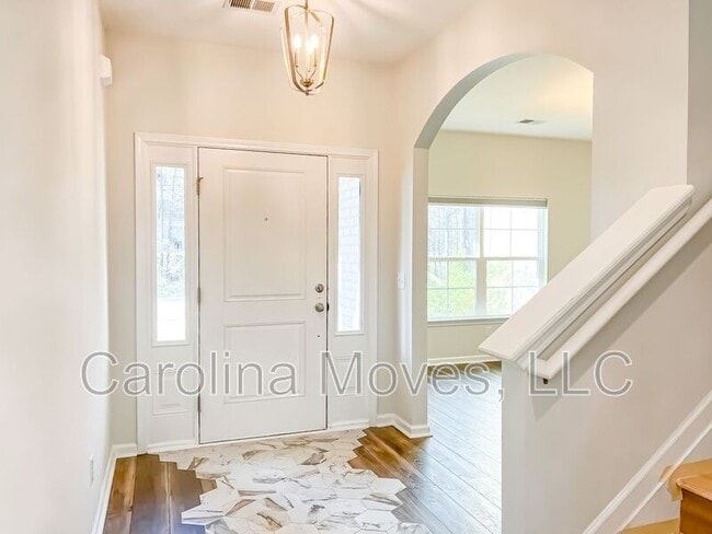 Building Photo - 218 Rubia Dr