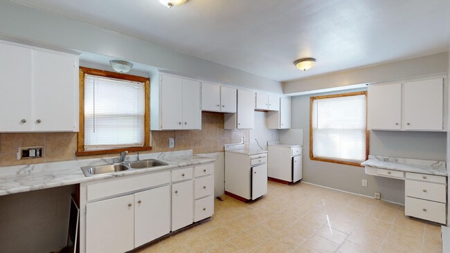 Foto del edificio - 3 Bedroom 2 Bath Eastside Home!