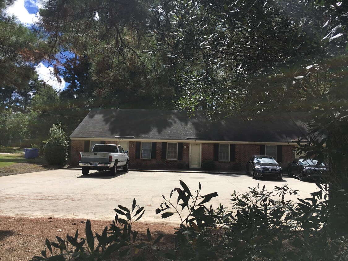 Primary Photo - 2010 Glendale Dr SW