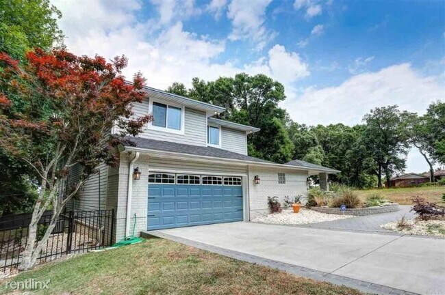 Foto del edificio - 4 br, 3.5 bath House - 4687 Scenic Court