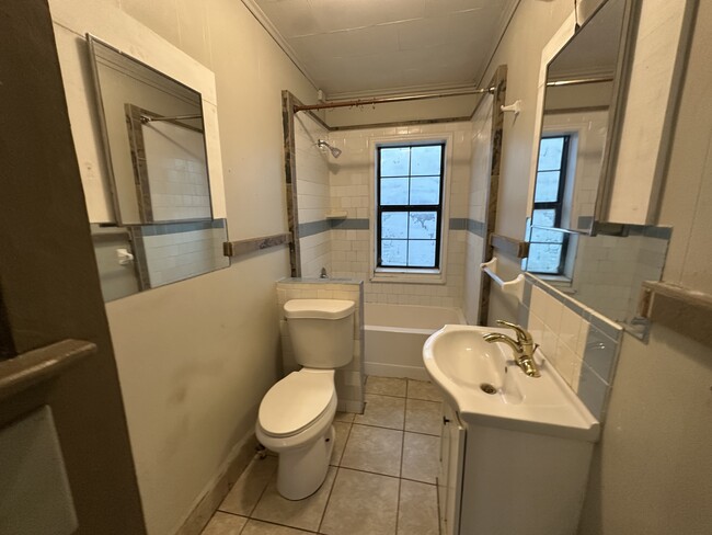 Foto del edificio - 408 3rd Ave E