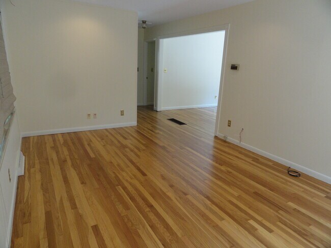 Foto del edificio - 249 Mason Ave