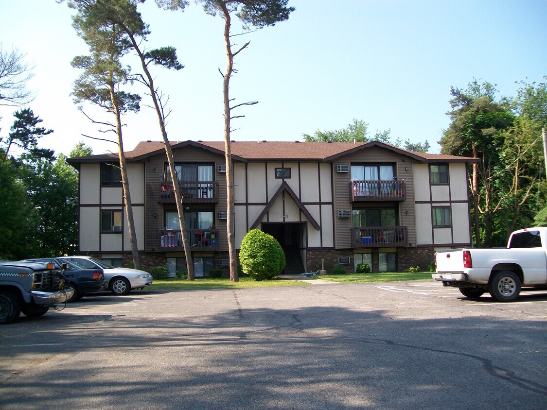 626 Butternut Dr Unit 203, Holland, MI 49424 Apartments in Holland