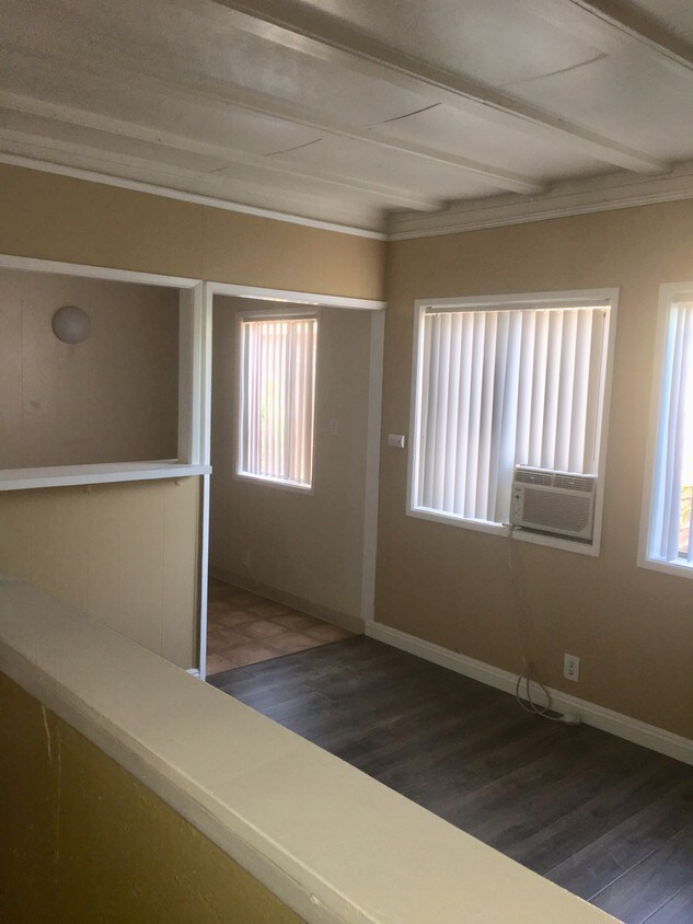 Primary Photo - 817 N Stimson Ave