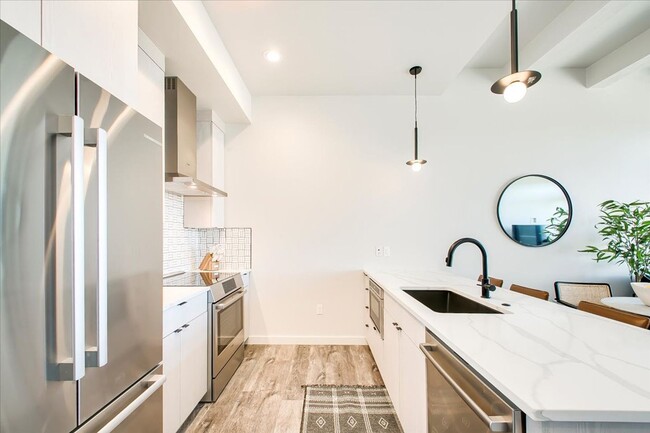 Building Photo - Absolutely! This home offers the perfect blend of luxury, convenience, and comfort.