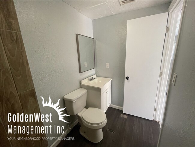 Foto del edificio - Private Studio Apartment Ready Now! MOVE I...