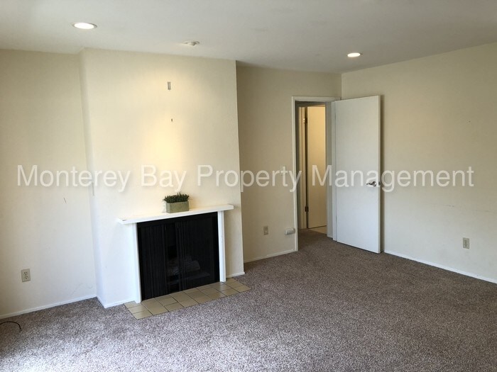 955 Lighthouse Ave Unit 7, Pacific Grove, CA 93950 Room for Rent in