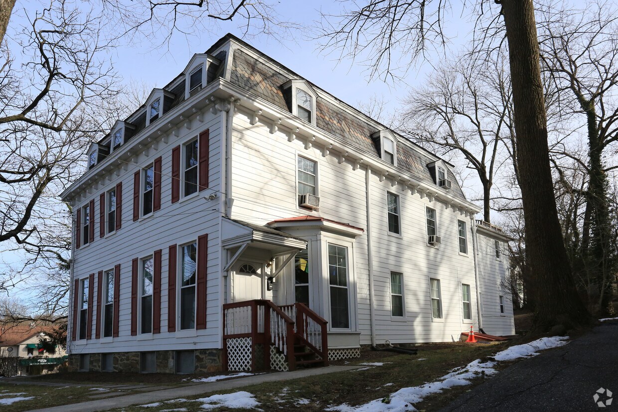 Primary Photo - 1701 Sulgrave Avenue