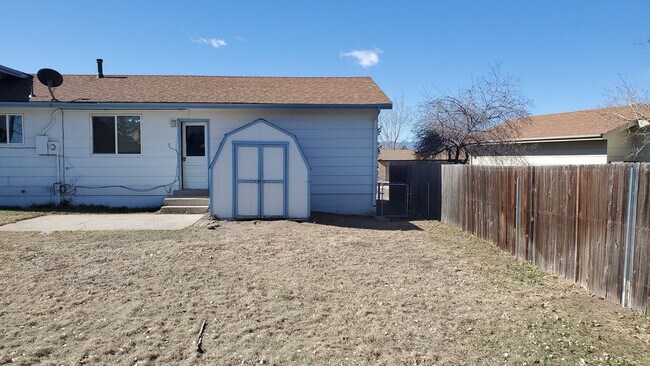 Foto del edificio - N/E Home on Cul-de-sac, 4 Bed, 3 bath, 2 c...