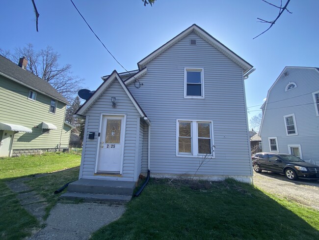 Building Photo - 2325 20th St SW