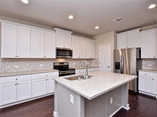 Building Photo - 133 Flexus Ln