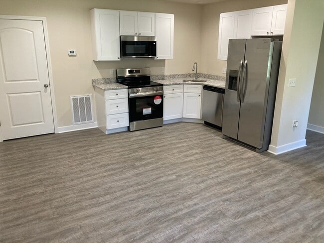 Building Photo - 351 Rolando Dr