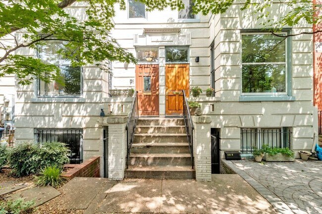 Foto del edificio - 127 11th St NE
