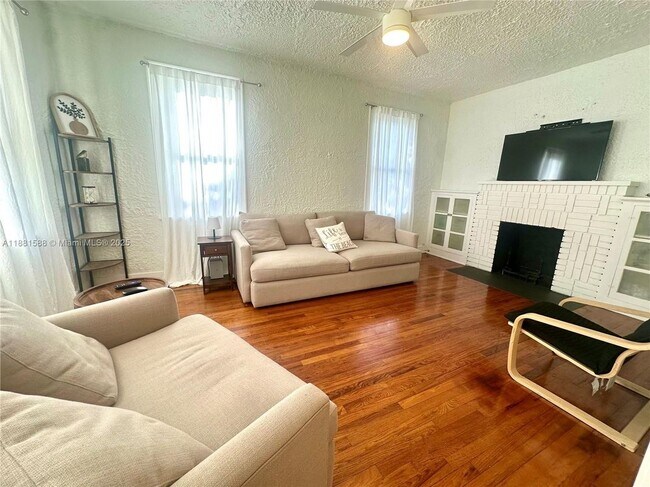 Foto del edificio - 411 SW 19th St