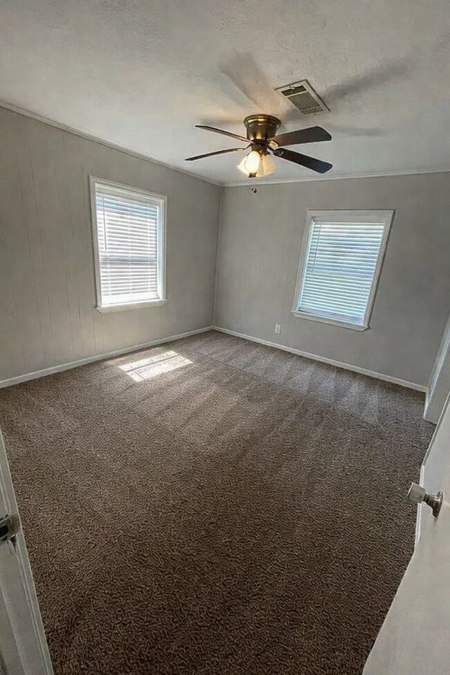 Building Photo - 6352 Diamond Ave