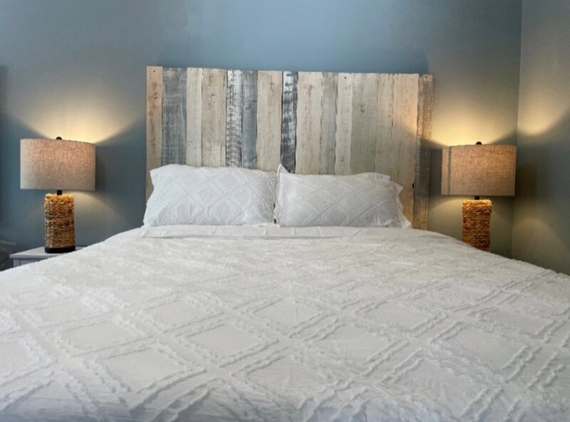 117 Nippersink Rd, Fox Lake, IL 60020 Apartment for Rent in Fox Lake