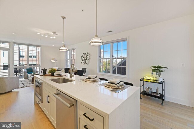 Foto del edificio - 521 N Washington St