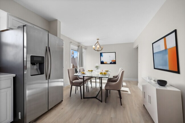 Foto del edificio - 9275 N Woodland Dr