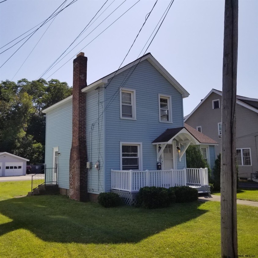 2113 Hamburg St, Schenectady, NY 12304 House Rental in Schenectady, NY