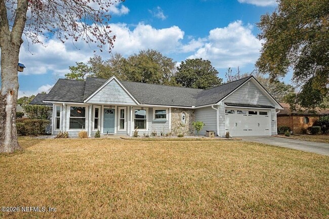 Building Photo - 8472 Bandera Cir W