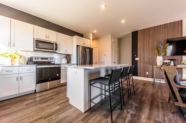 Building Photo - 228 Oceola Ave