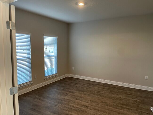 Office - 8663 Calverton St