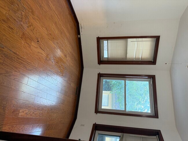 Foto del edificio - 2346 S Marshall Blvd