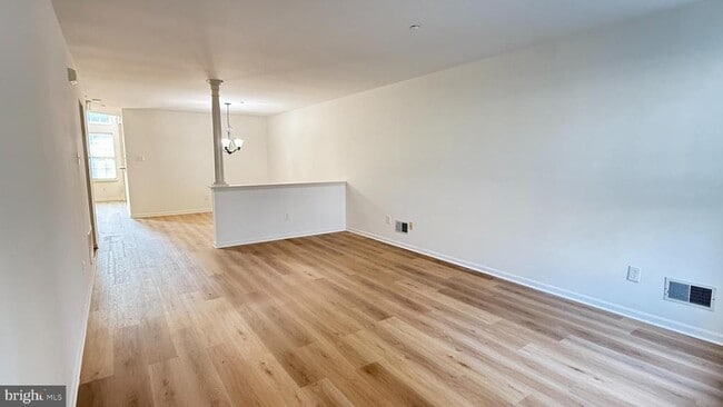 Building Photo - 207 Lookout Pl