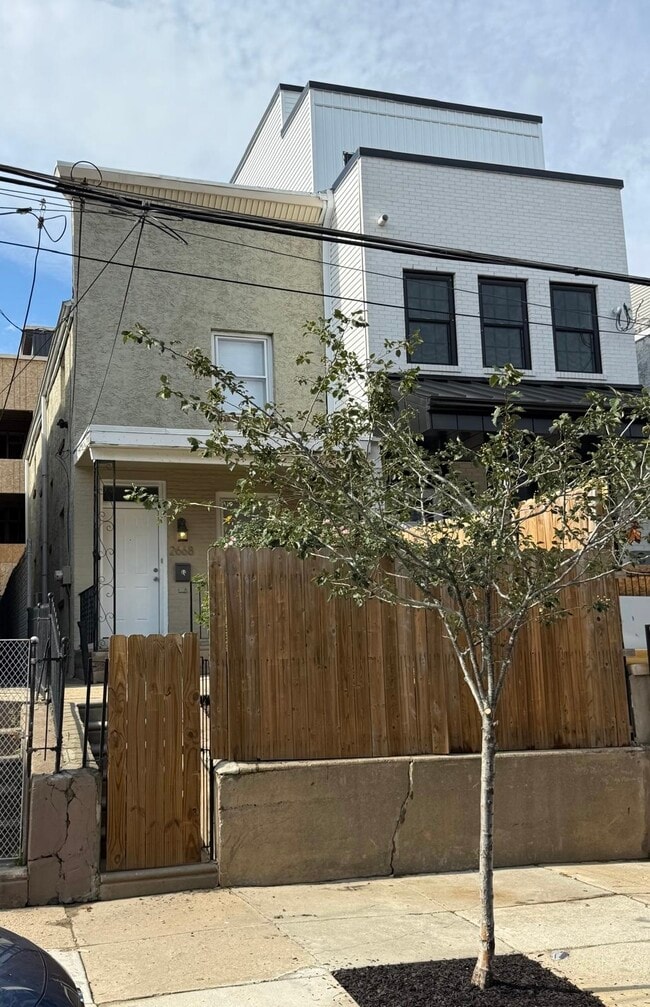 Building Photo - 2668 Braddock St