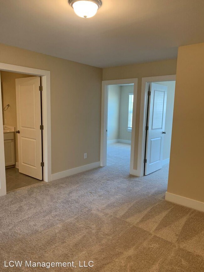 Building Photo - 3 br, 2.5 bath House - 1775 Welden Village...
